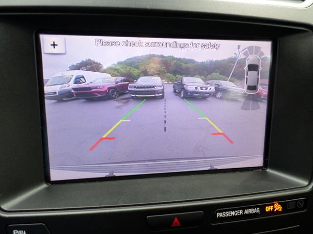 Used 2019 Ford Explorer XLT w/ Equipment Group 202A image 9