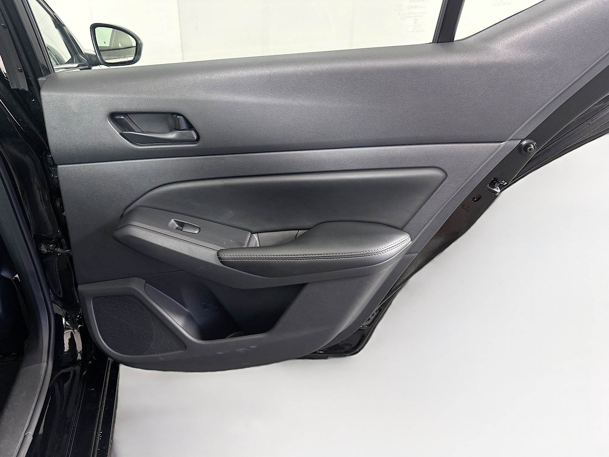 Used 2025 Nissan Altima 2.5 SV FWD image 28