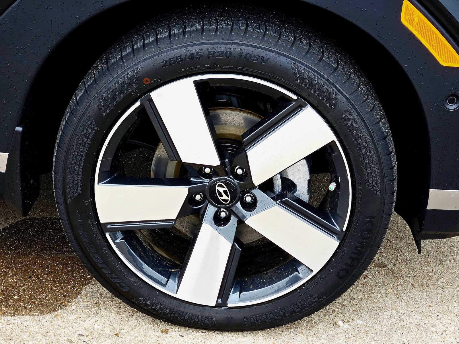 New 2026 Hyundai Santa Fe Limited FWD image 7