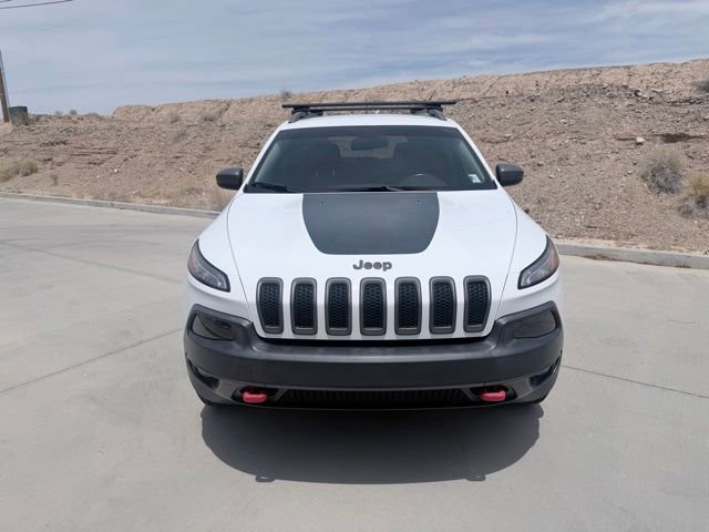 Used 2017 Jeep Cherokee Trailhawk AWD/4WD image 2