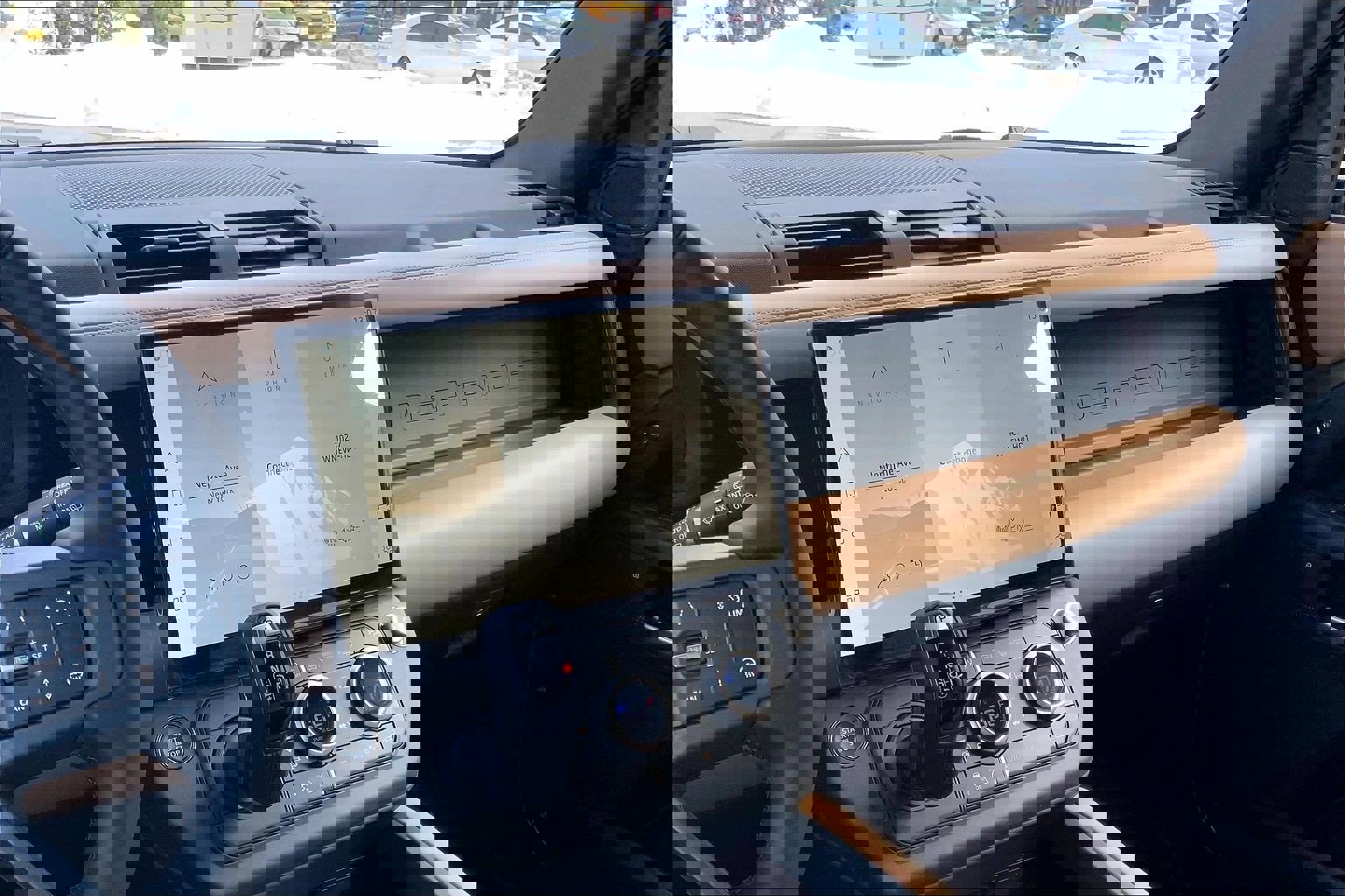 New 2026 Land Rover Defender 110 X-Dynamic SE image 6