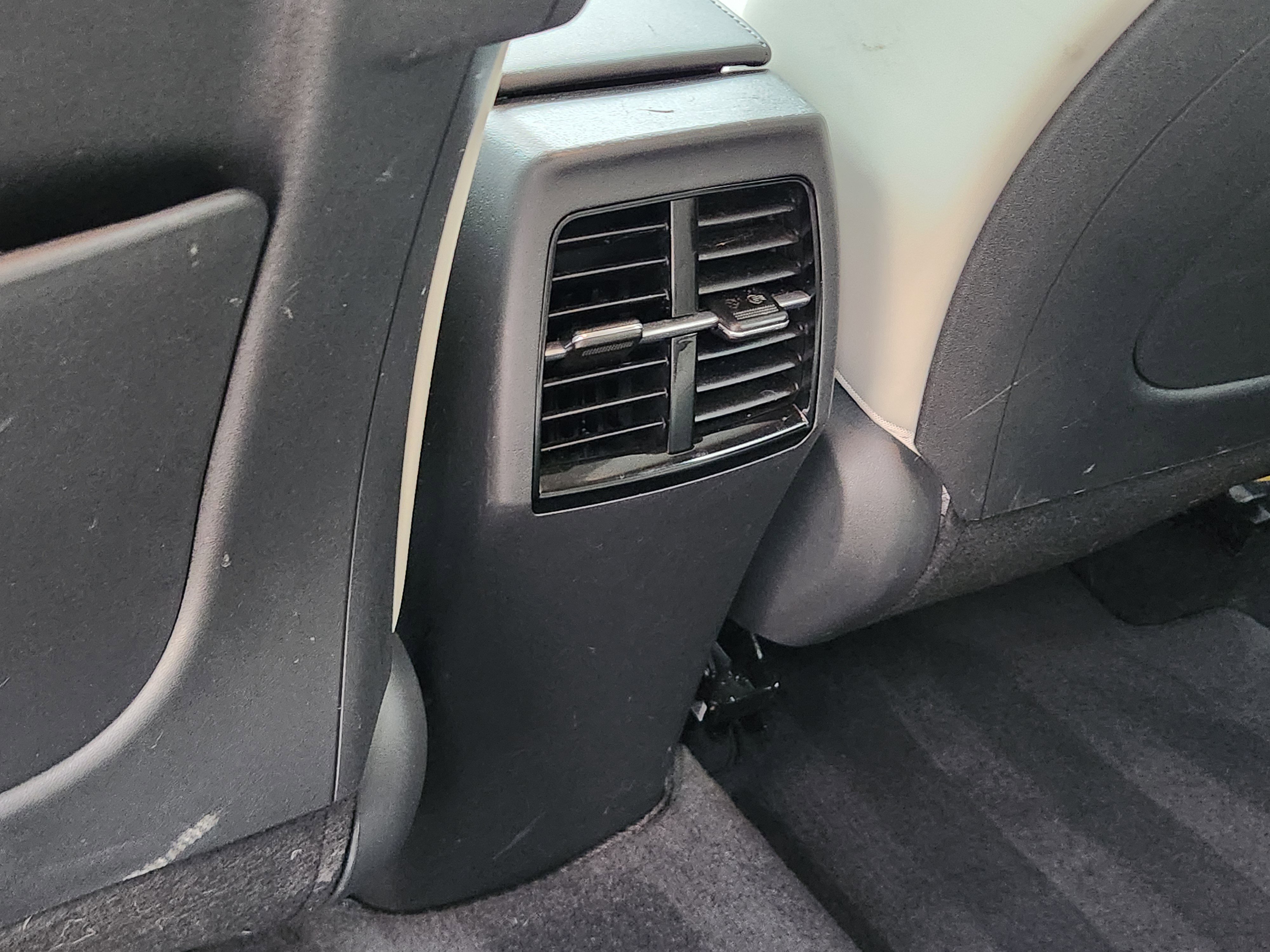 Used 2023 Kia Niro EX image 38