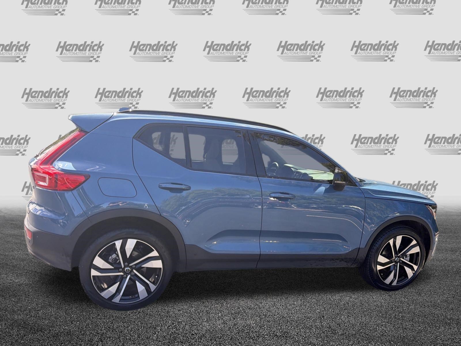 Certified 2024 Volvo XC40 B5 Ultimate w/ Protection Package Premier AWD/4WD image 11