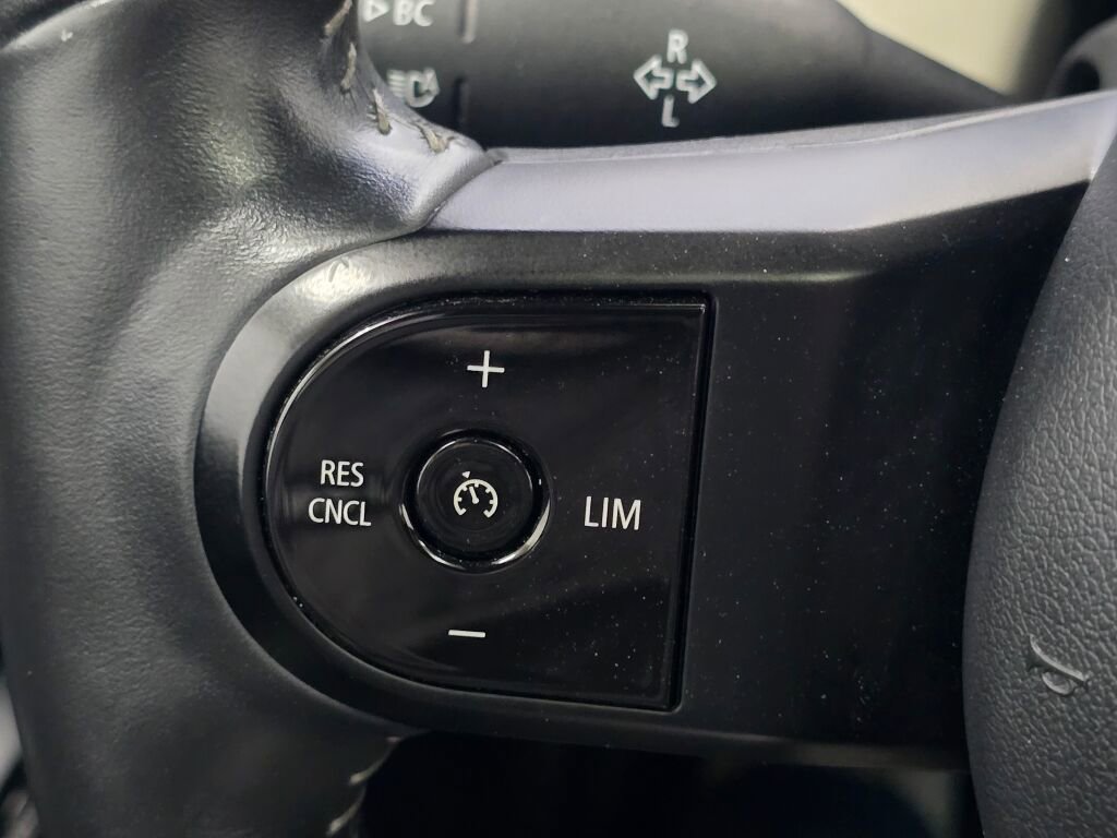 Used 2023 MINI Cooper SE image 37