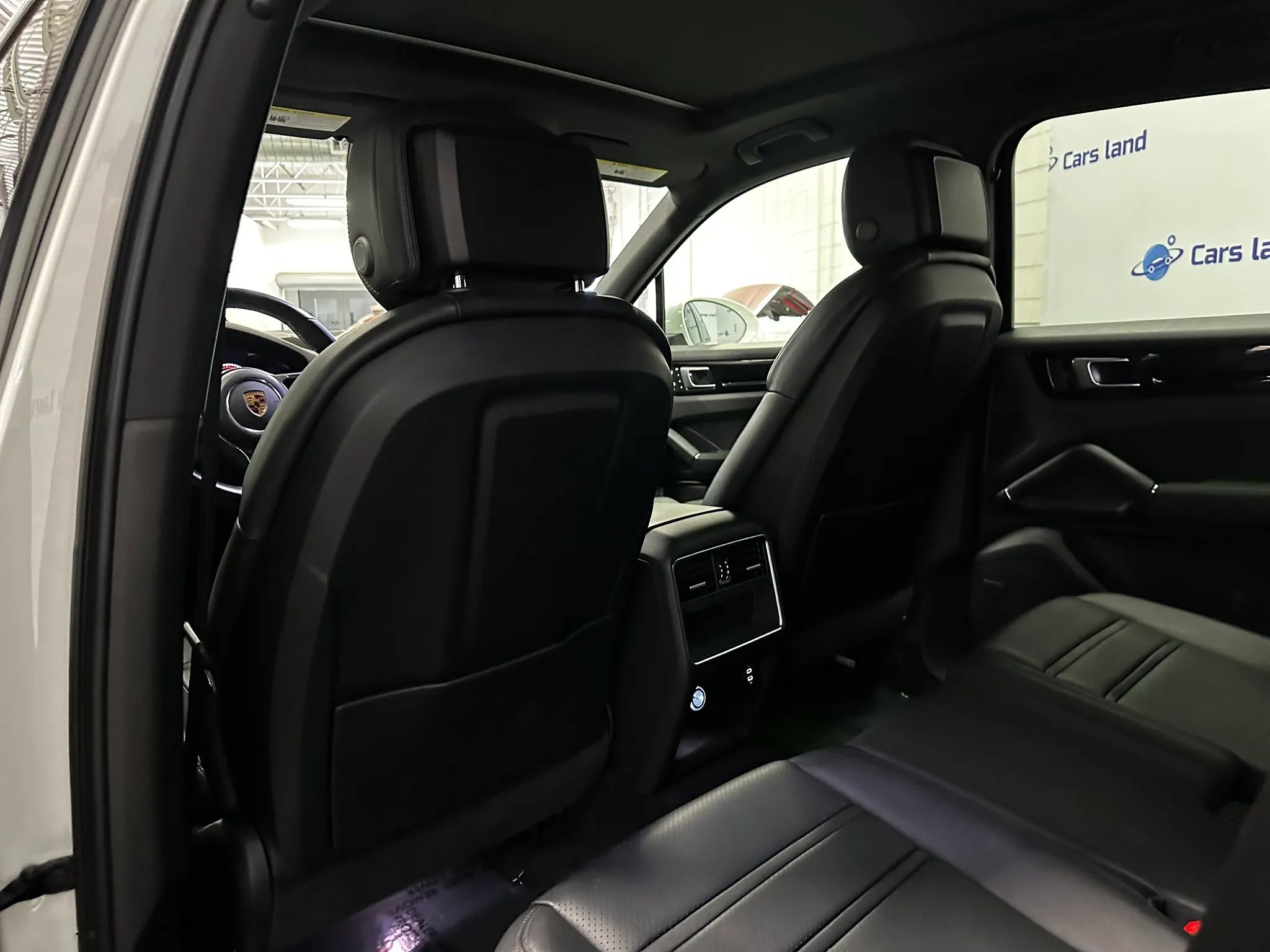 Used 2022 Porsche Cayenne S w/ Premium Package AWD/4WD image 13