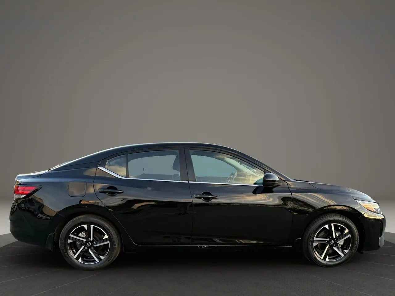 Used 2025 Nissan Sentra SV w/ All-Weather Package image 7