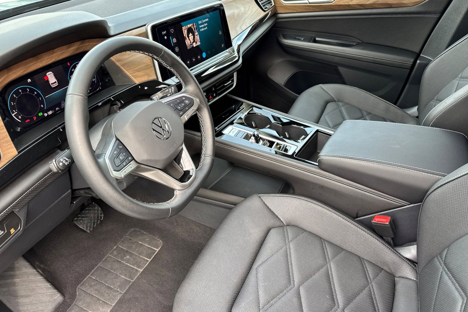 Used 2025 Volkswagen Atlas SE image 9