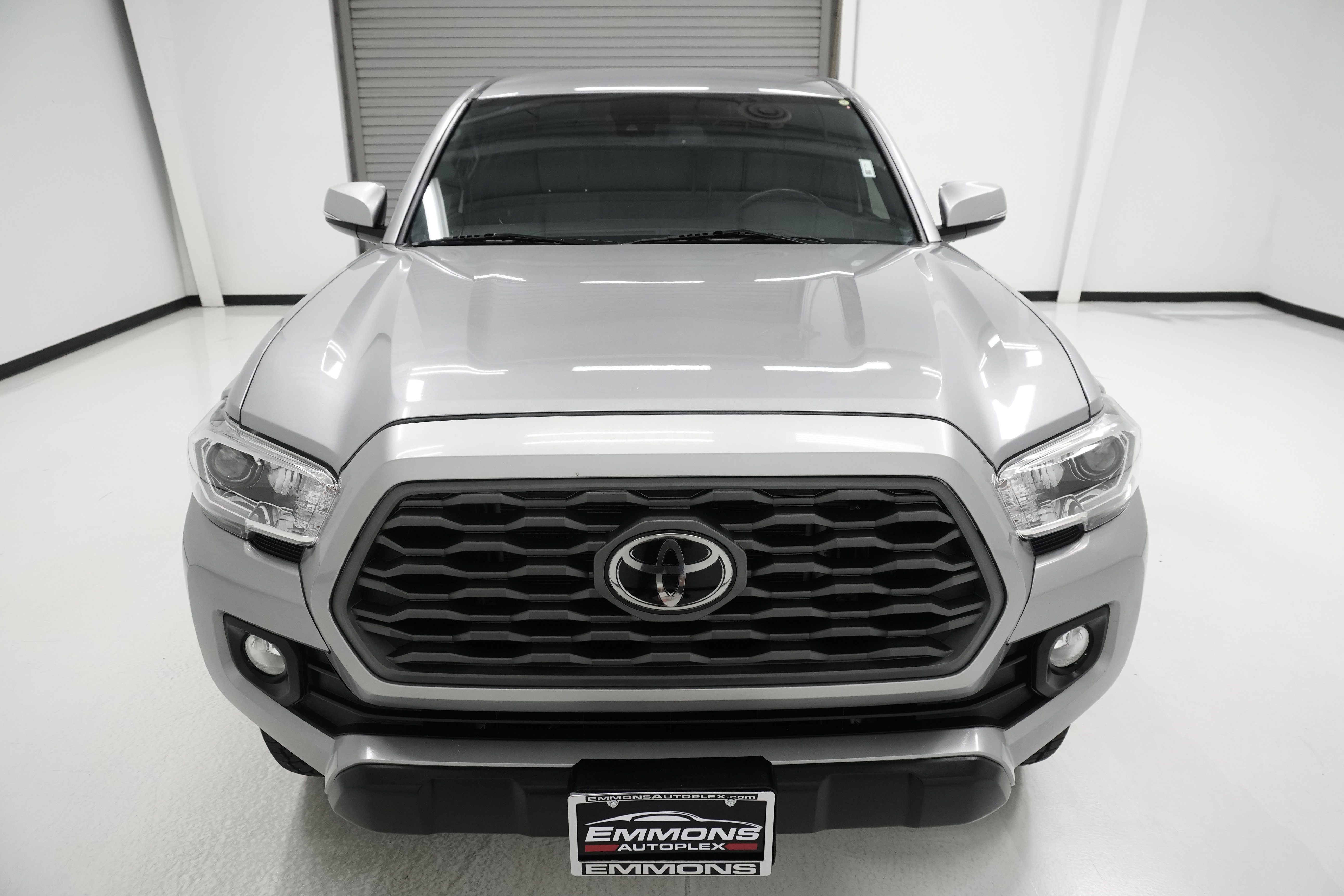Used 2021 Toyota Tacoma TRD Off-Road image 2