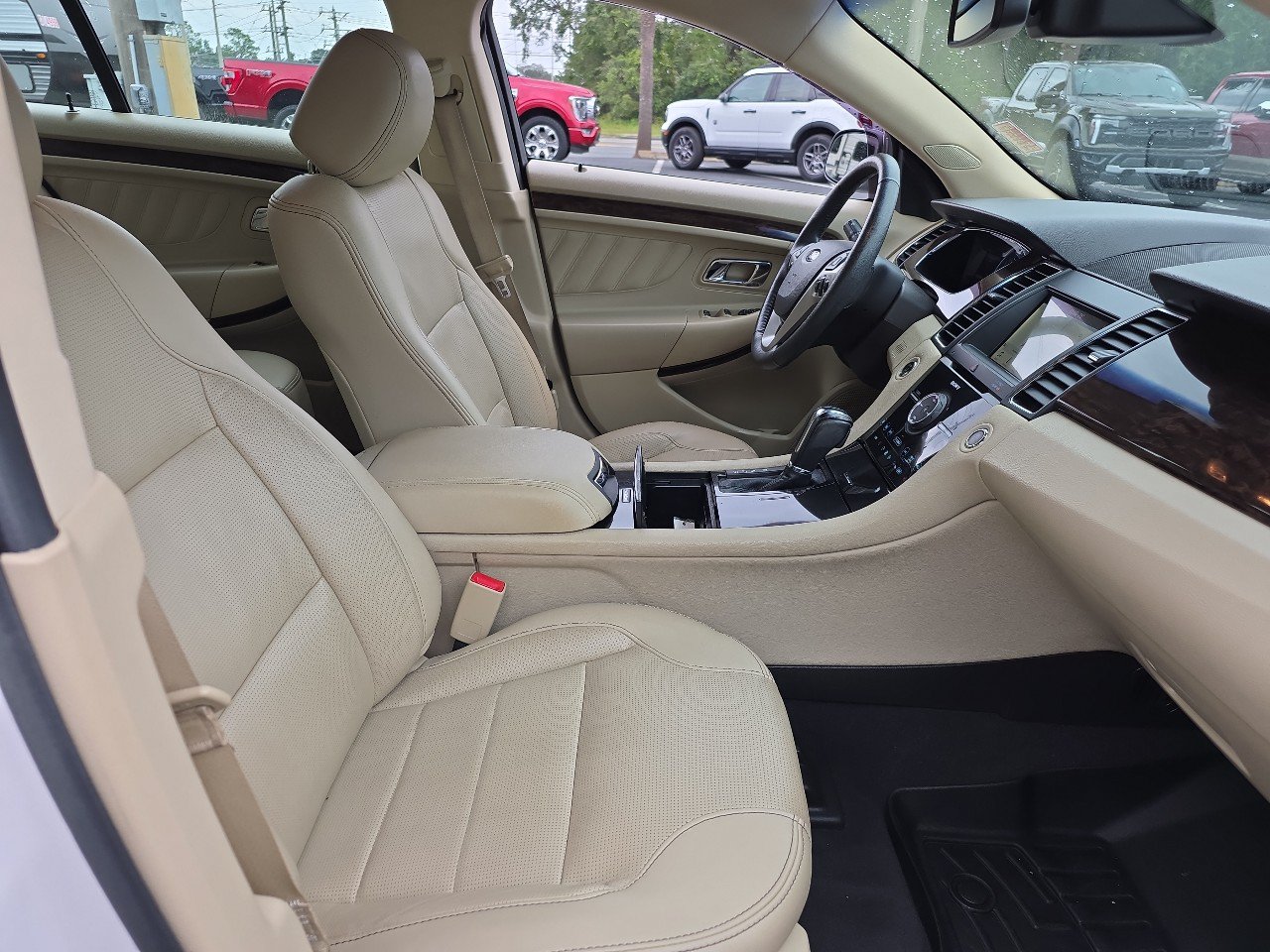 Certified 2019 Ford Taurus Limited FWD image 18