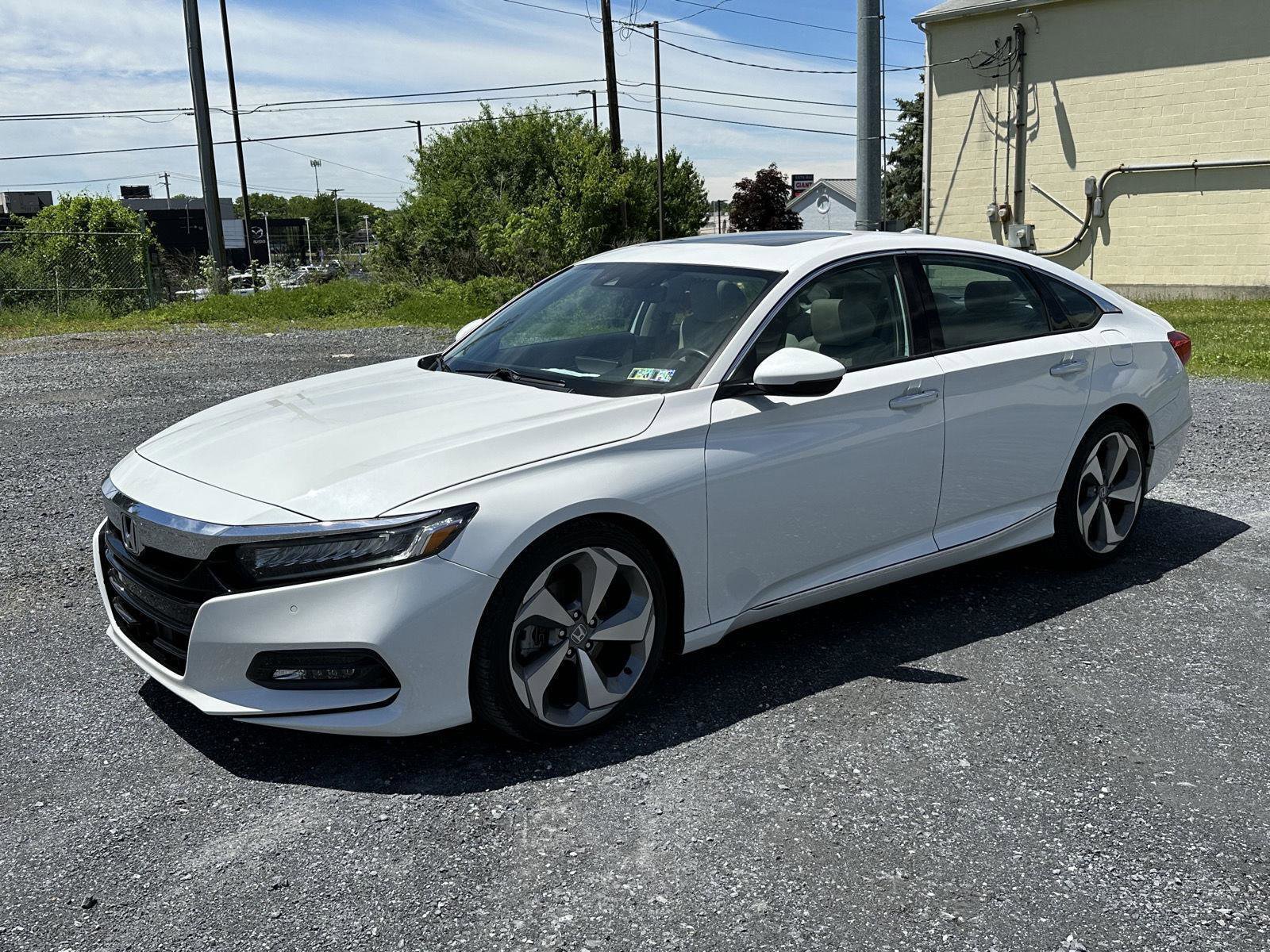 Used 2018 Honda Accord Touring image 4