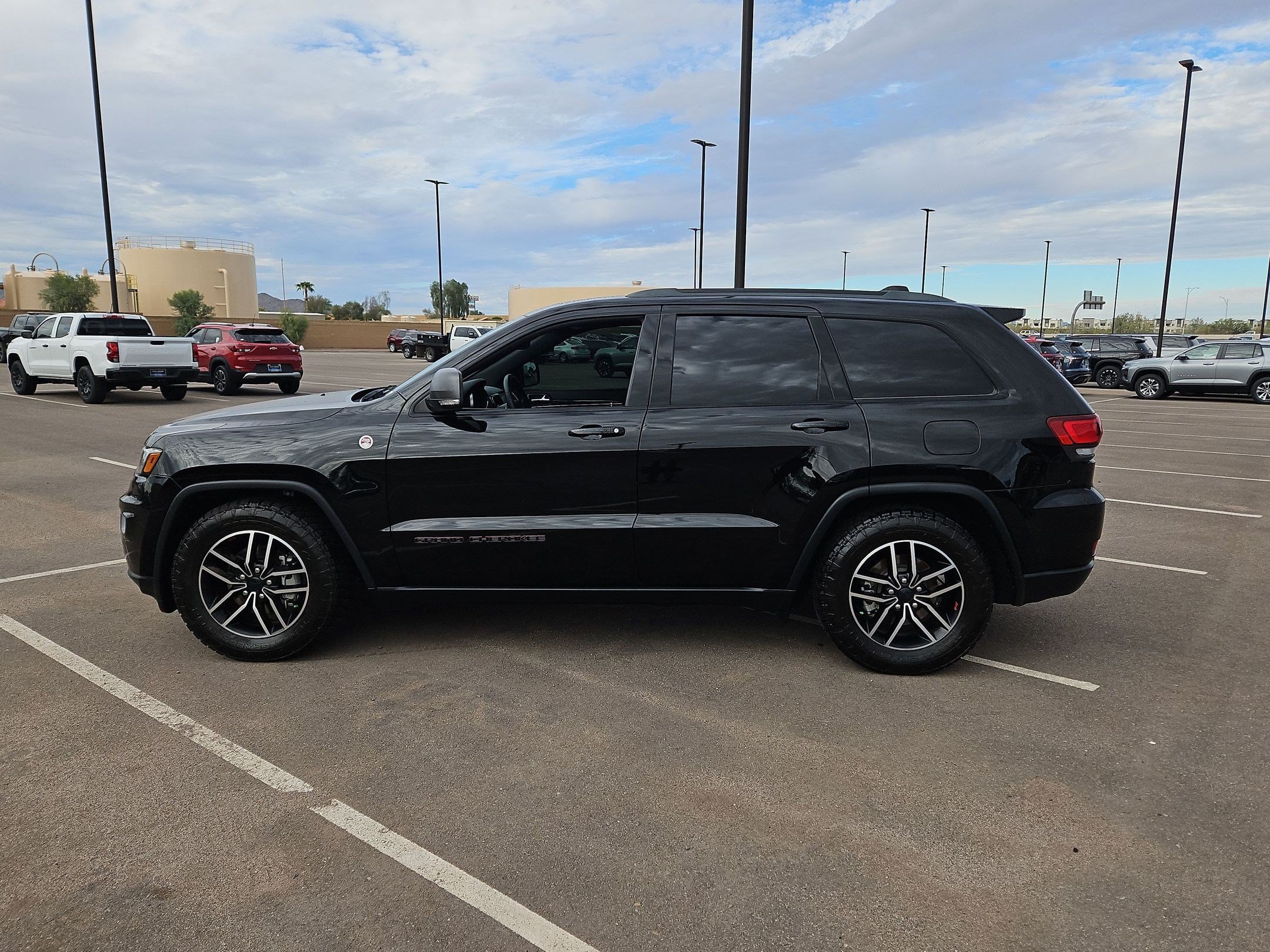 Used 2020 Jeep Grand Cherokee Trailhawk w/ Premium Lighting Group AWD/4WD image 3