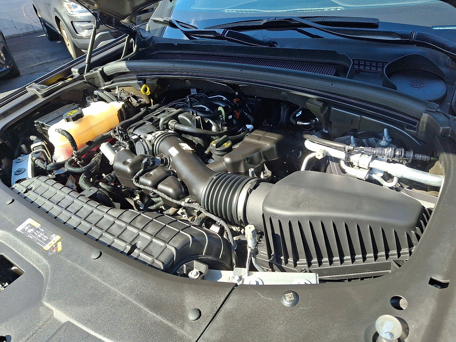 Certified 2022 Jeep Grand Cherokee Laredo w/ Luxury Tech Group I image 27