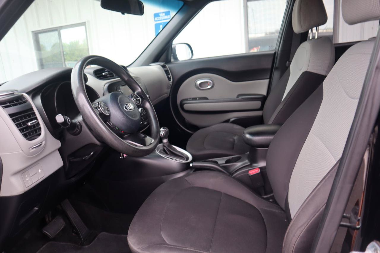 Used 2018 Kia Soul FWD image 48