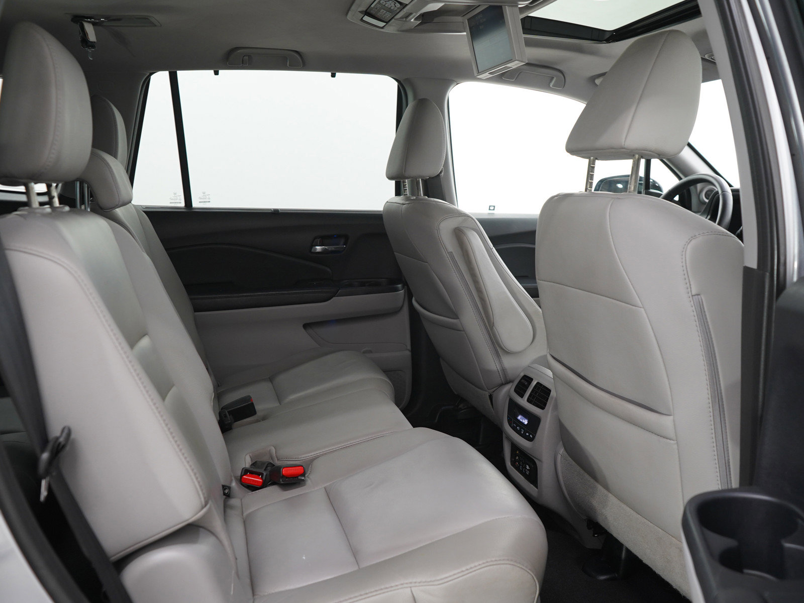 Used 2017 Honda Pilot Touring image 15