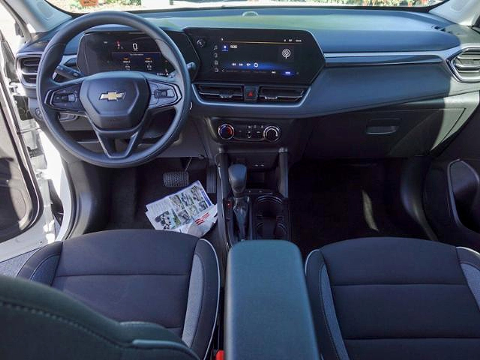 Used 2025 Chevrolet TrailBlazer LS w/ LS Convenience Package FWD image 12