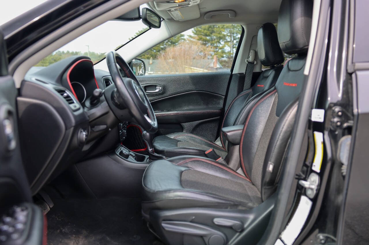 Used 2020 Jeep Compass Trailhawk AWD/4WD image 17