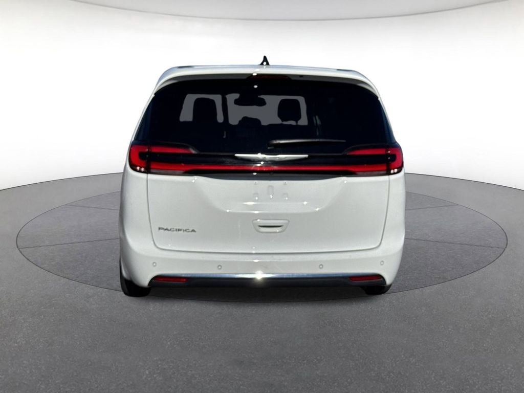 Certified 2025 Chrysler Pacifica Select image 4