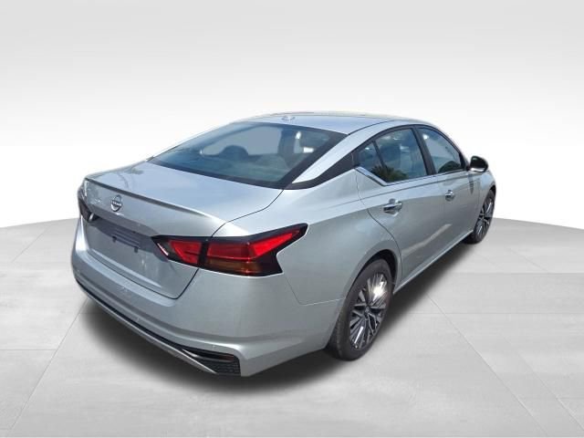 Used 2025 Nissan Altima 2.5 SV FWD image 5