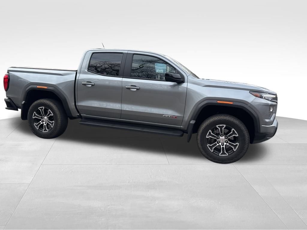 Used 2024 GMC Canyon AT4 image 7