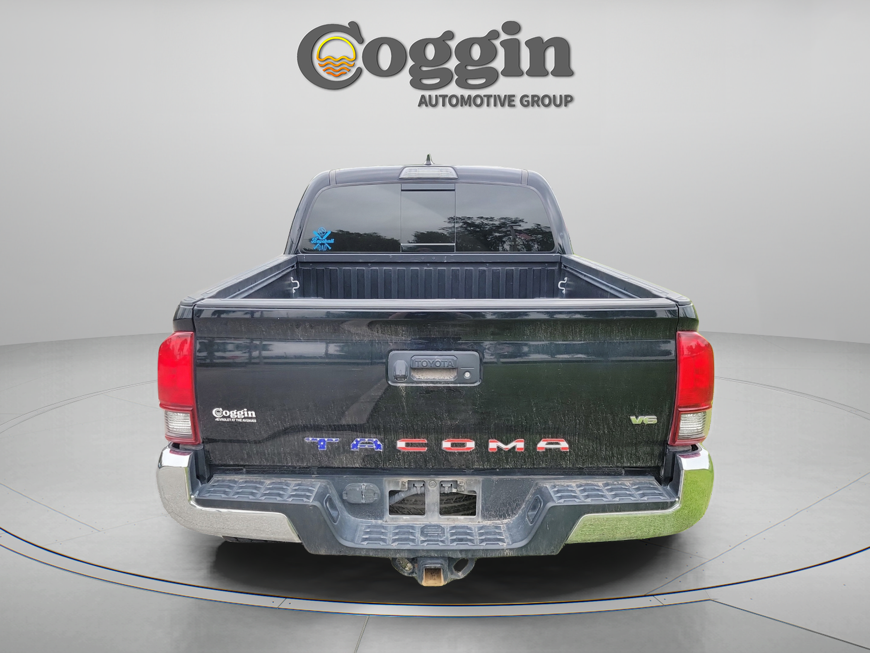 Used 2018 Toyota Tacoma SR5 RWD image 4