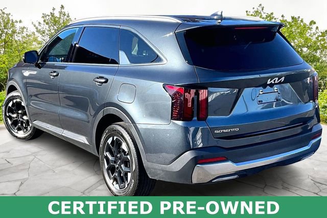 Certified 2025 Kia Sorento S image 12