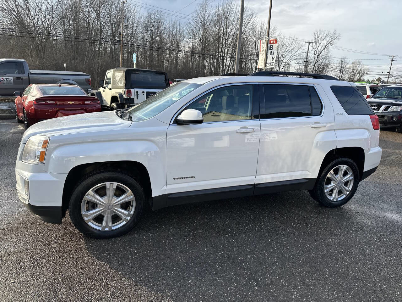 Used 2017 GMC Terrain SLE w/ Convenience Package FWD image 3