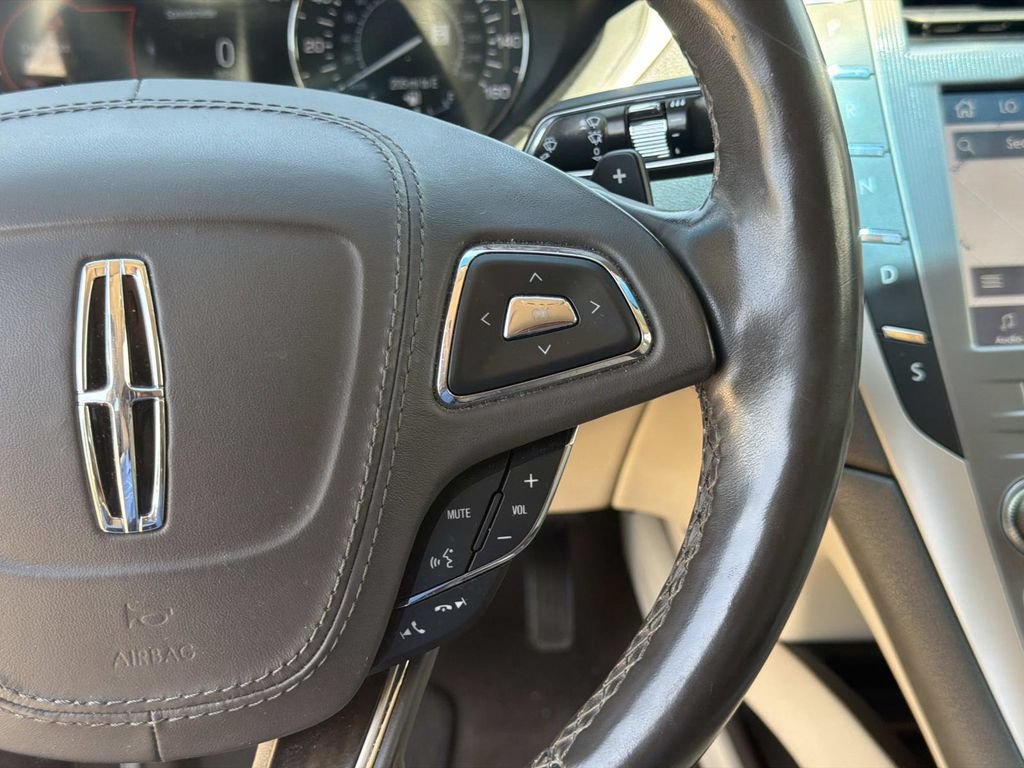 Used 2020 Lincoln MKZ Reserve w/ Monochromatic Package FWD image 26