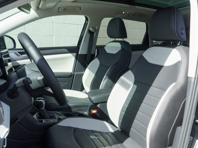 Used 2025 Volkswagen Taos SEL w/ Black Wheel Plus Package image 5