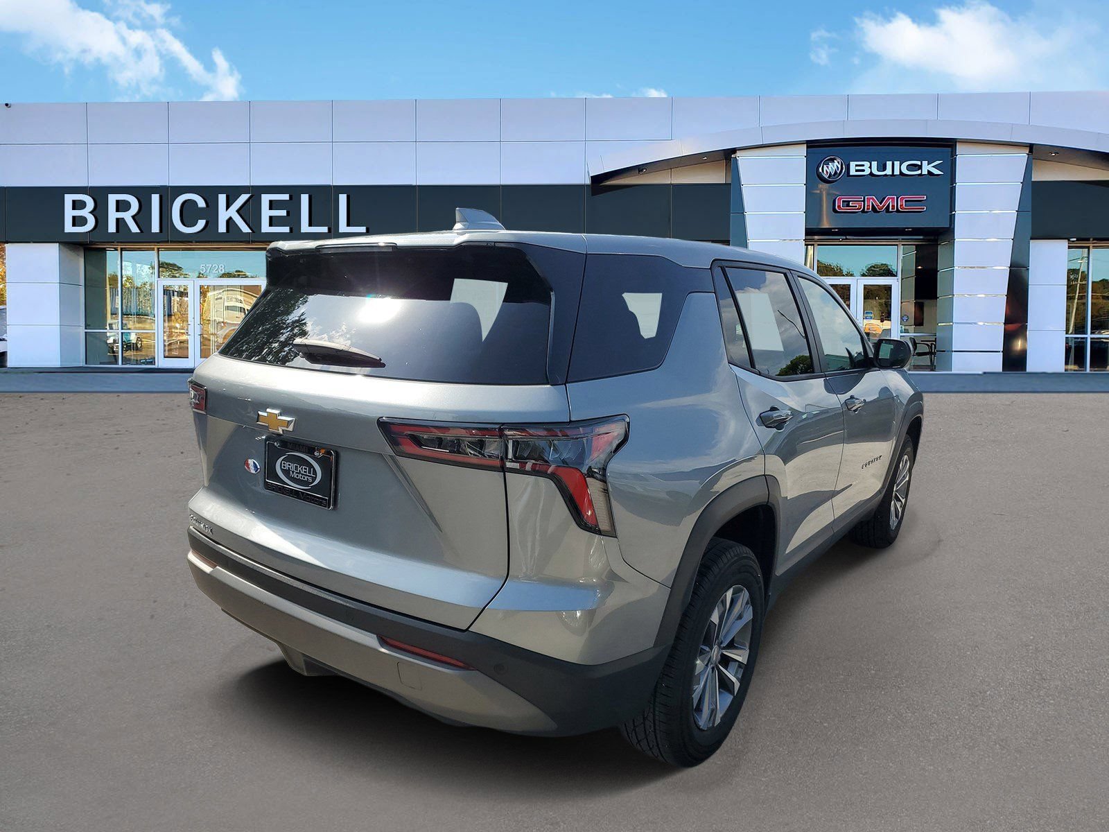 Used 2026 Chevrolet Equinox LT w/ Convenience Package II FWD image 3
