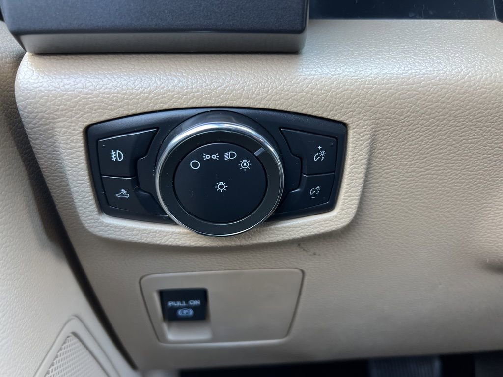 Used 2015 Ford F150 XLT image 38