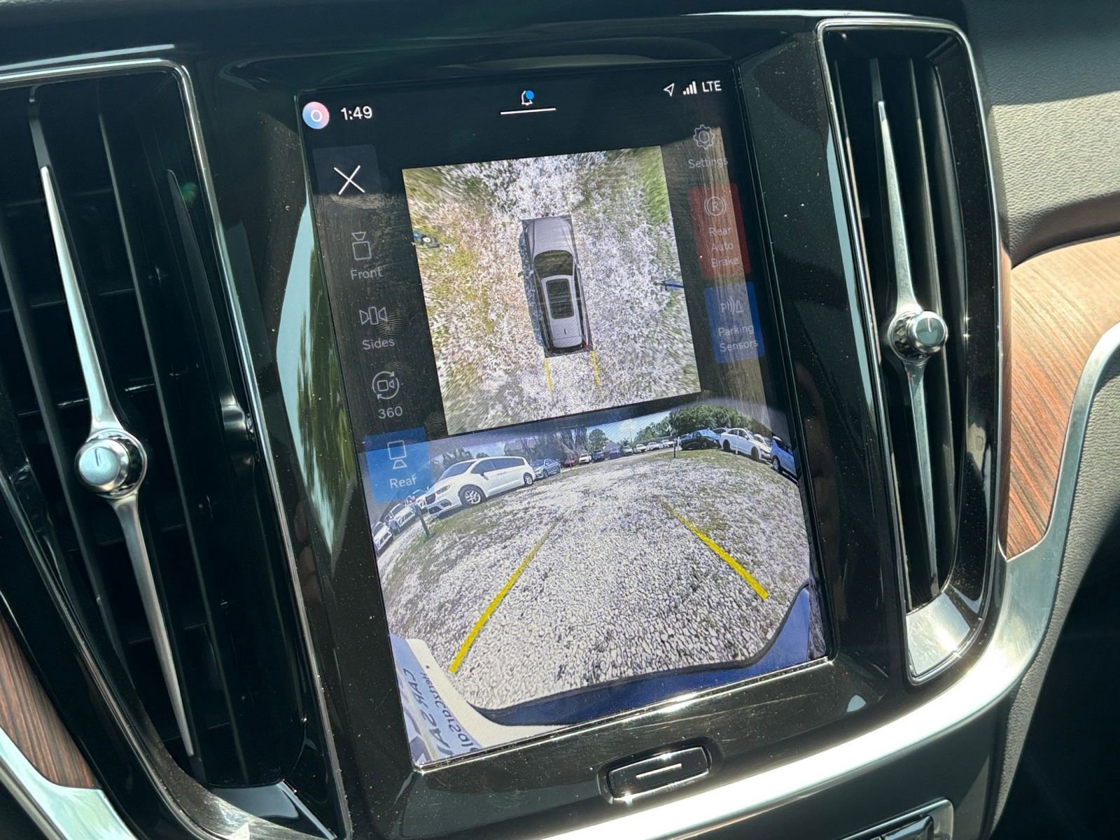 Used 2025 Volvo V60 B5 Cross Country Plus image 28