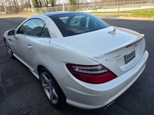 Used 2015 Mercedes-Benz SLK 250 w/ Premium Package image 7