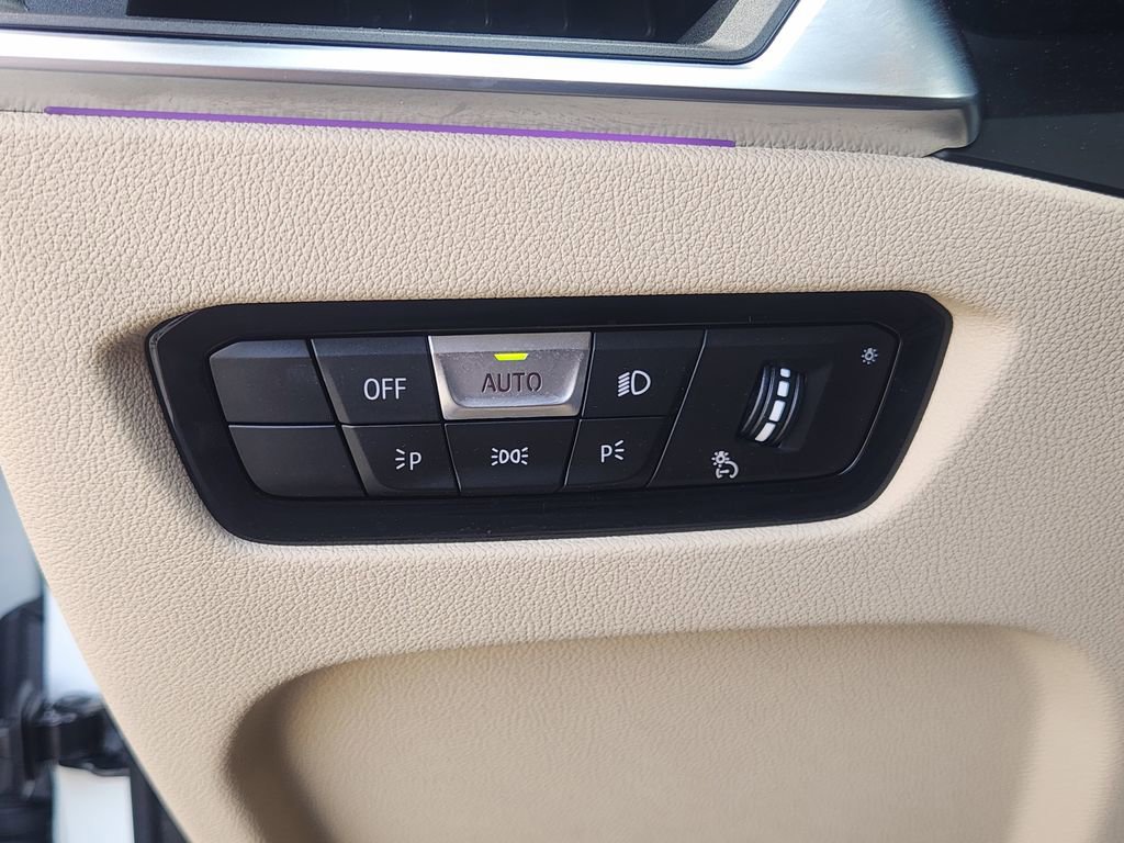 Used 2022 BMW 330i Sedan w/ Premium Package 2 image 22