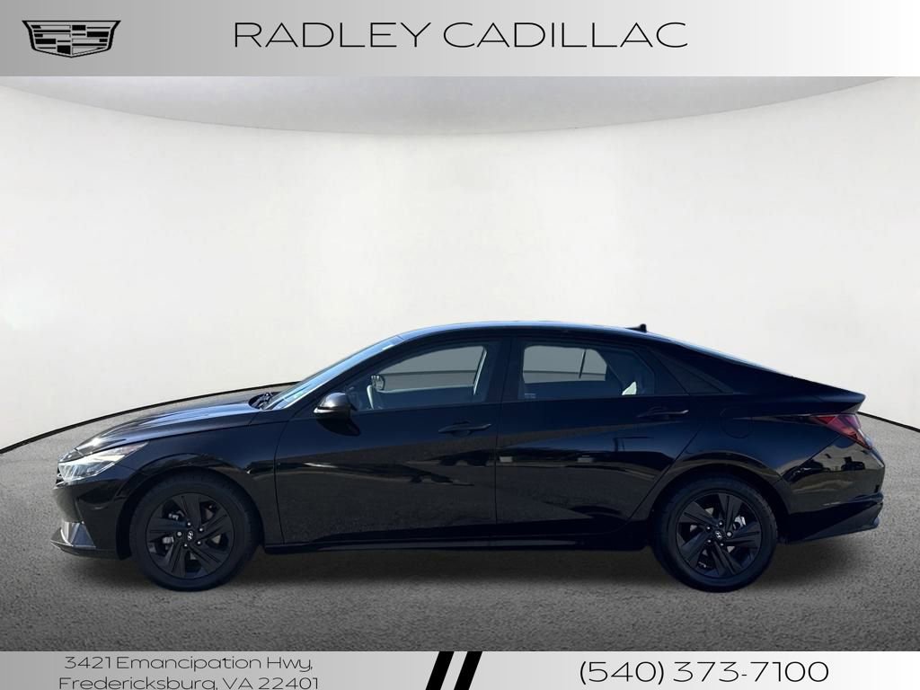 Used 2022 Hyundai Elantra SEL image 2