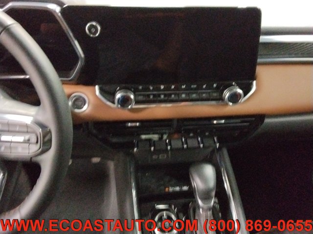 Used 2024 GMC Canyon AT4 w/ AT4 Premium Package AWD/4WD image 12
