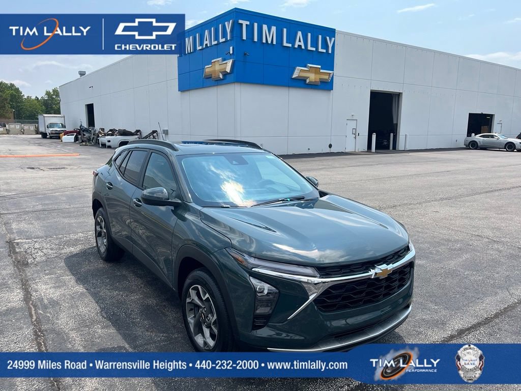 New 2026 Chevrolet Trax LT w/ Sunroof Package