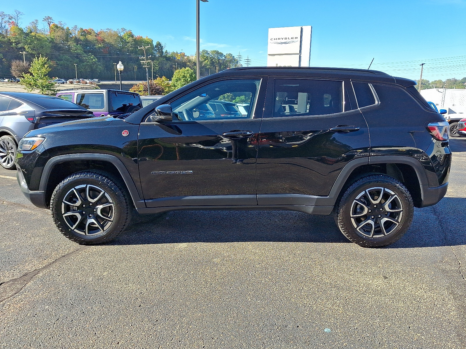 Certified 2024 Jeep Compass Trailhawk AWD/4WD image 7