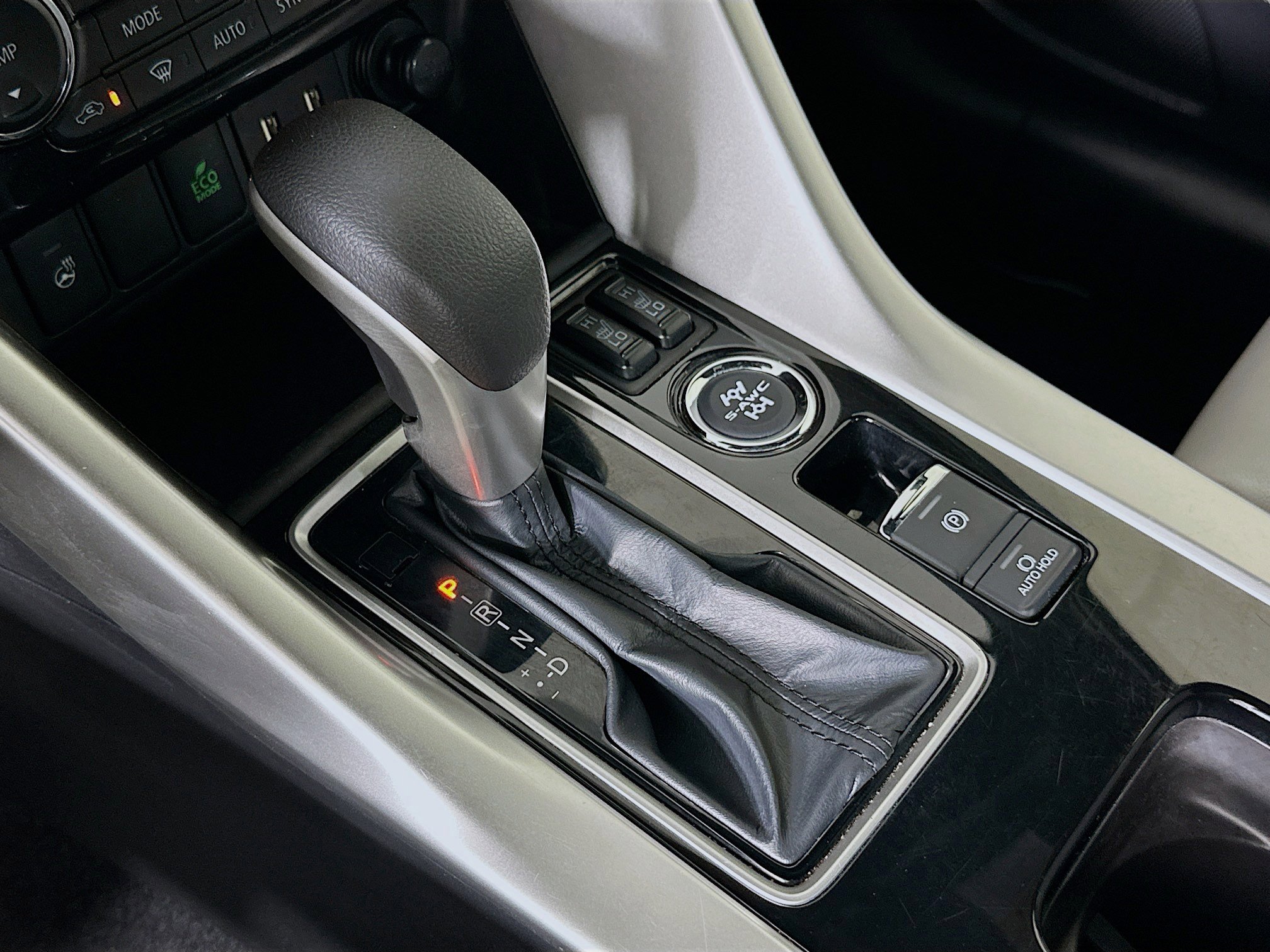 Used 2024 Mitsubishi Eclipse Cross SEL AWD/4WD image 25
