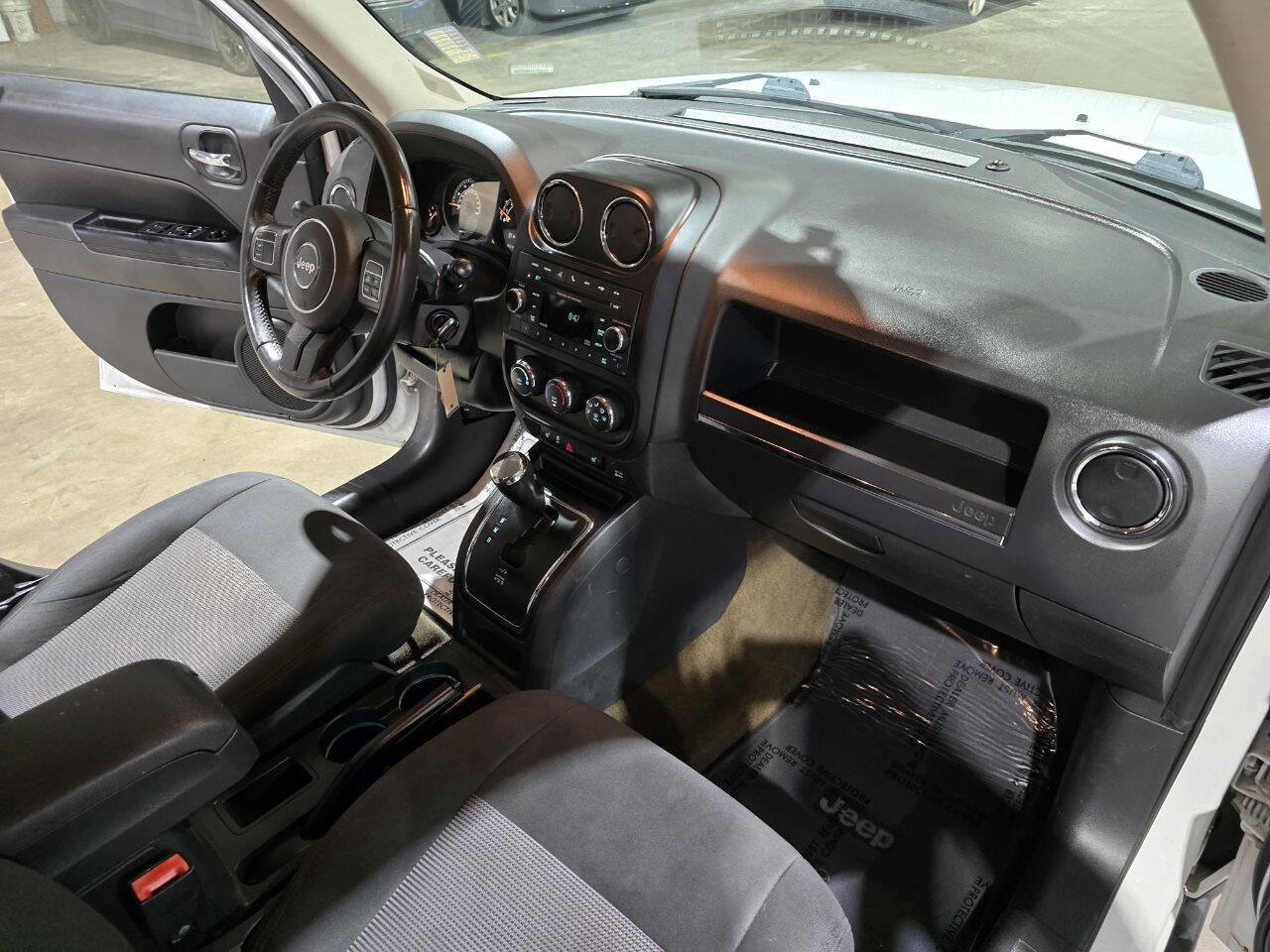 Used 2016 Jeep Patriot Latitude image 33