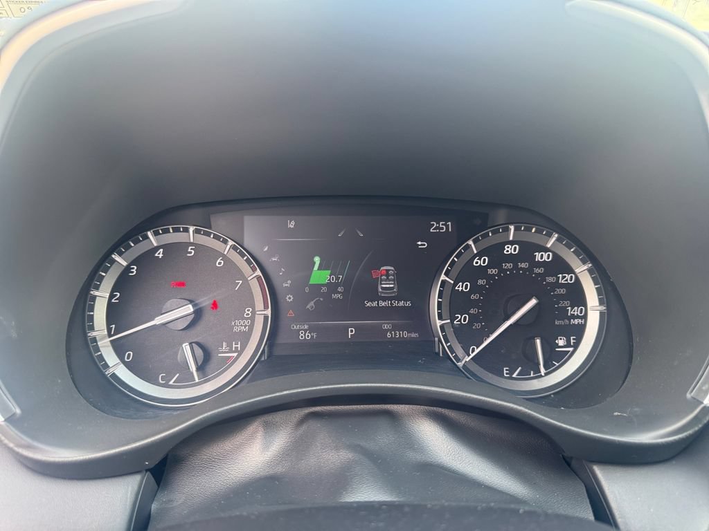 Used 2021 Toyota Highlander XLE AWD/4WD image 15