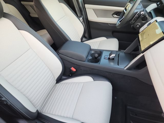 New 2026 Land Rover Discovery Sport Landmark AWD/4WD image 15