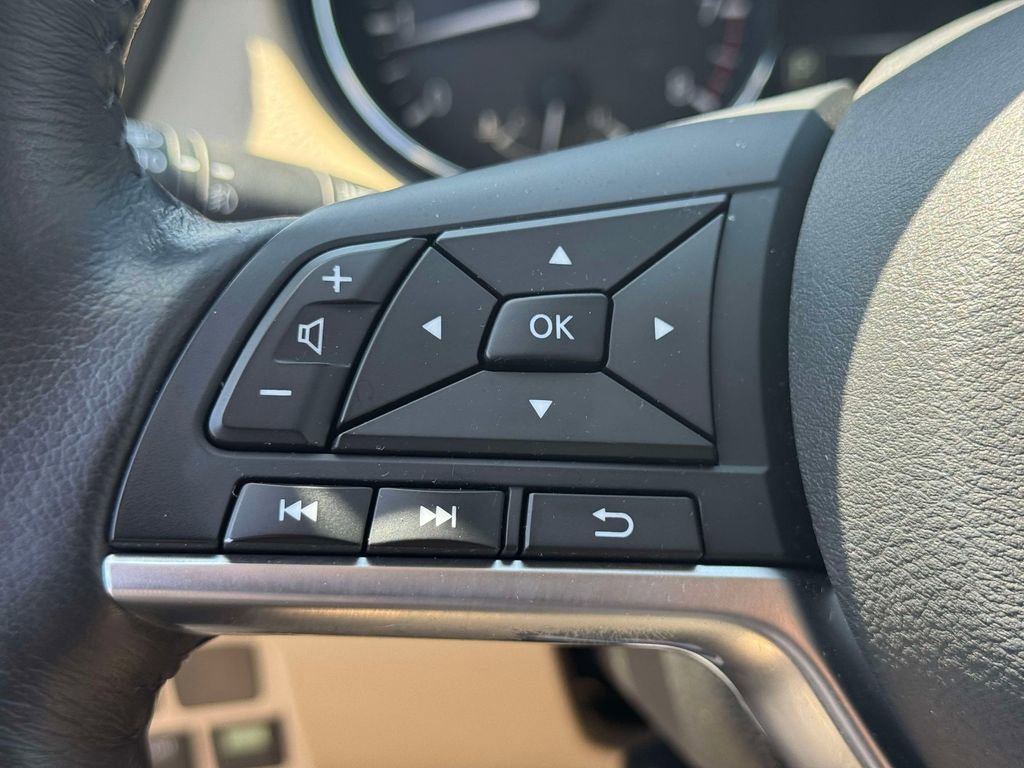 Used 2017 Nissan Rogue SL AWD/4WD image 20