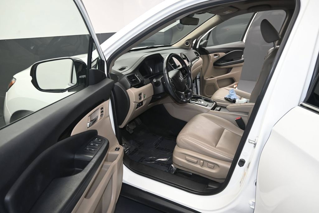 Used 2021 Honda Pilot Touring image 13