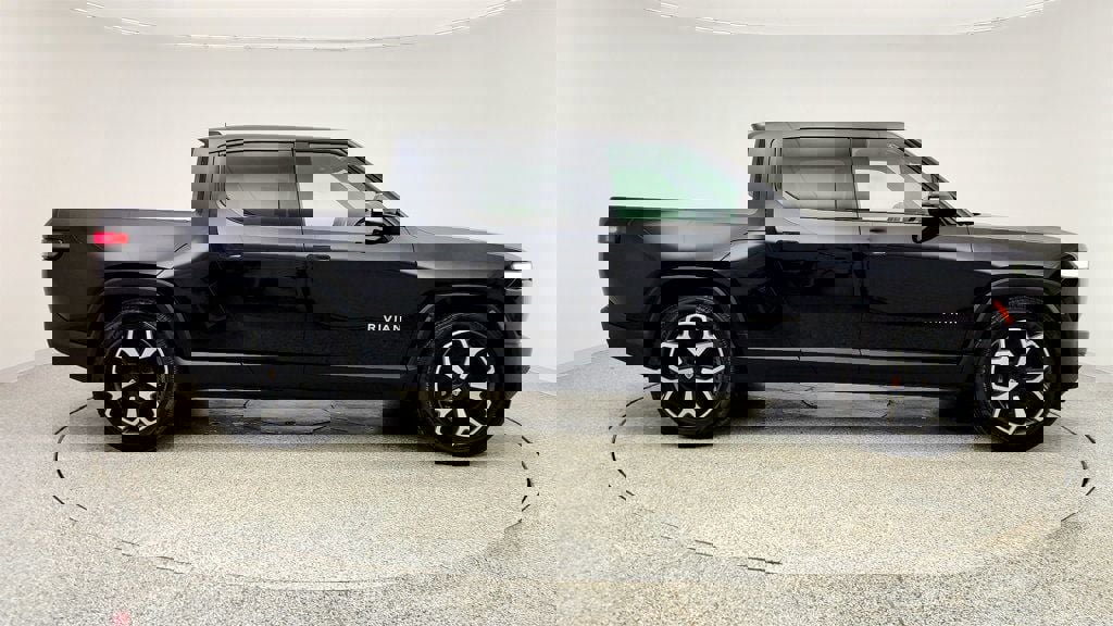 Used 2022 Rivian R1T Adventure image 4