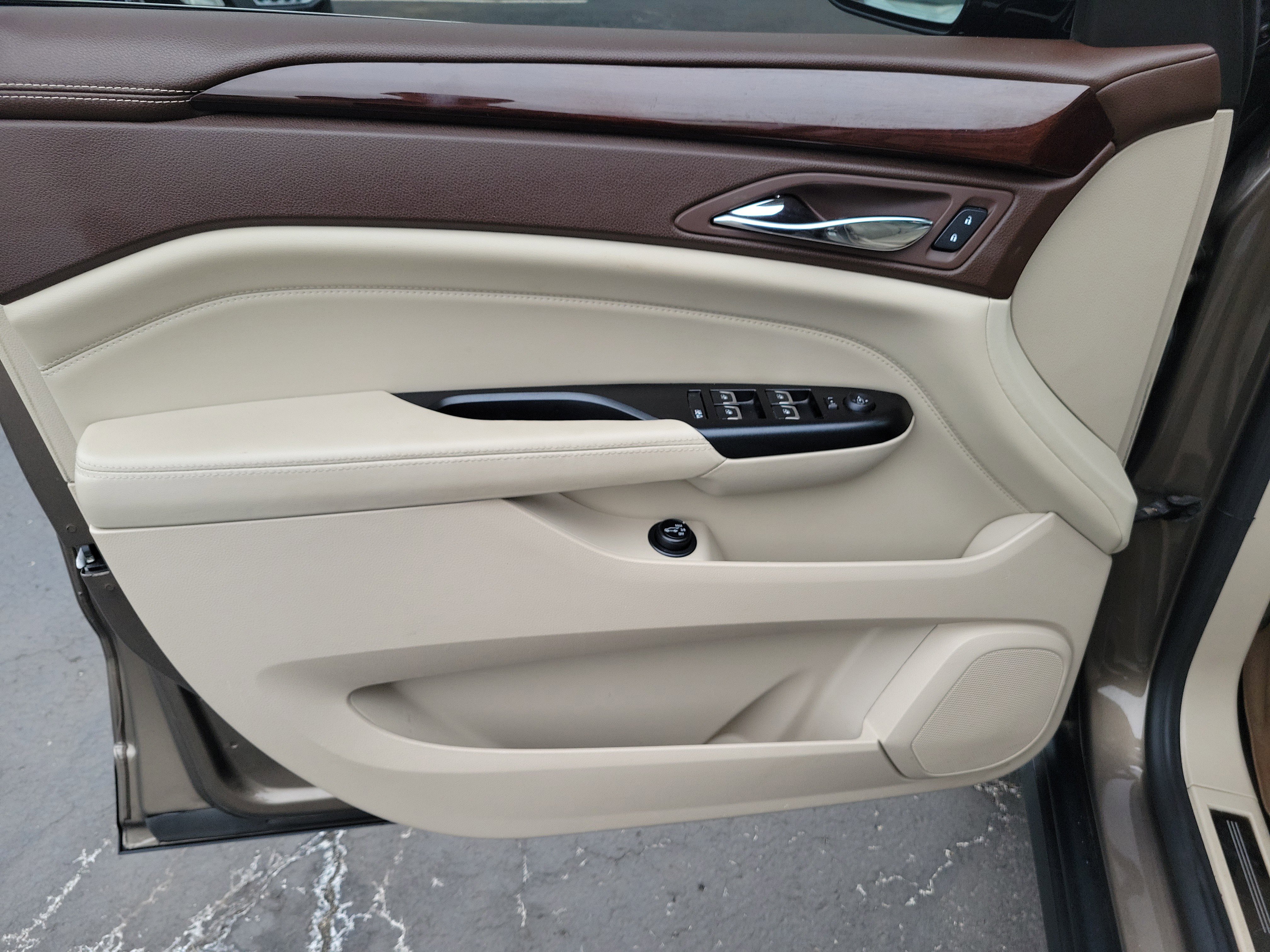 Used 2015 Cadillac SRX Performance w/ Driver Awareness Package FWD image 20