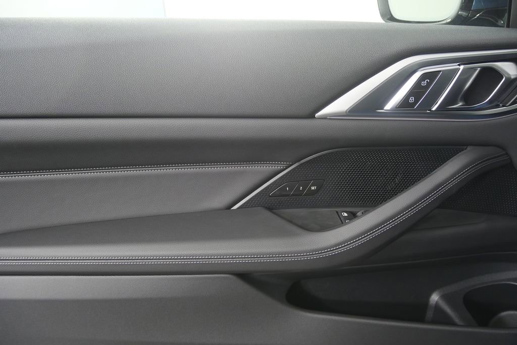 New 2026 BMW 430i Coupe w/ Parking Assistance Package RWD image 9