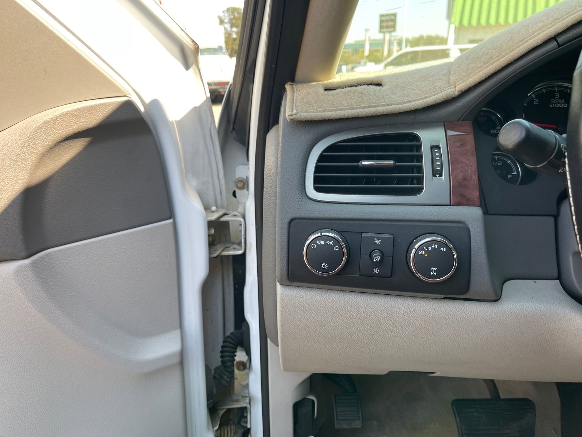 Used 2007 Chevrolet Avalanche LTZ w/ LTZ Preferred Equipment Group image 15