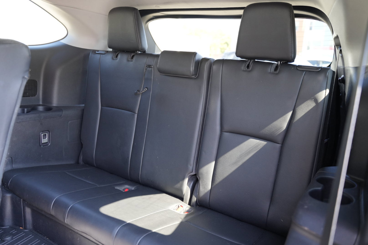 Used 2020 Toyota Highlander XLE image 18