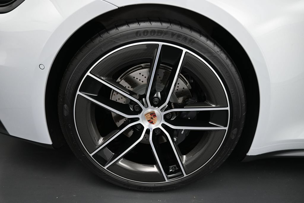 Certified 2026 Porsche 911 Carrera RWD image 31