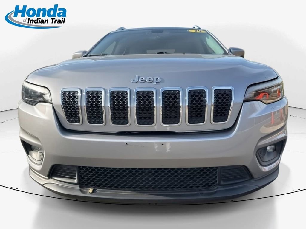 Used 2019 Jeep Cherokee Latitude w/ Popular Appearance Group video 2